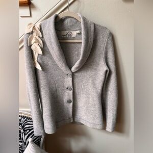 Anthropologie wool blazer/jacket cool back detail. Size 6